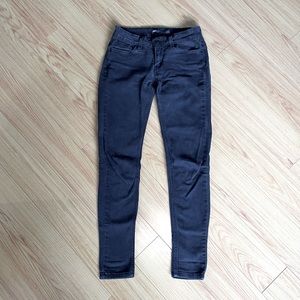 Levi’s black skinny jeans 26